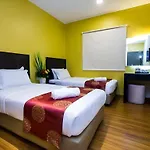 Capital O 91074 Grand World Hotel