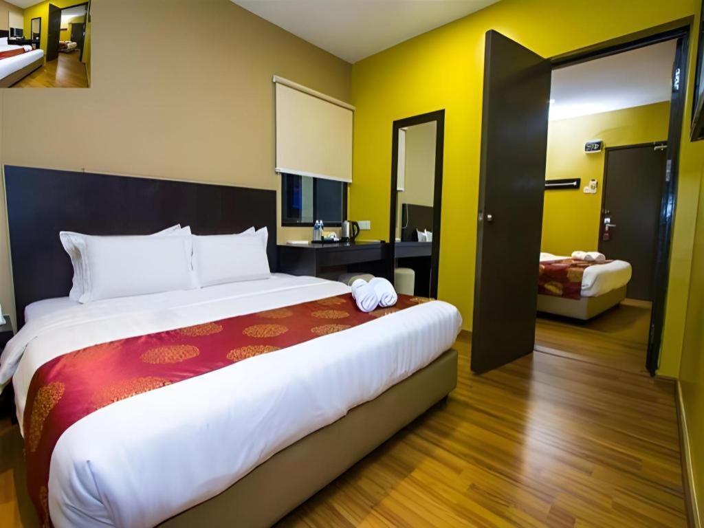 Hotel Capital O 91074 Grand World